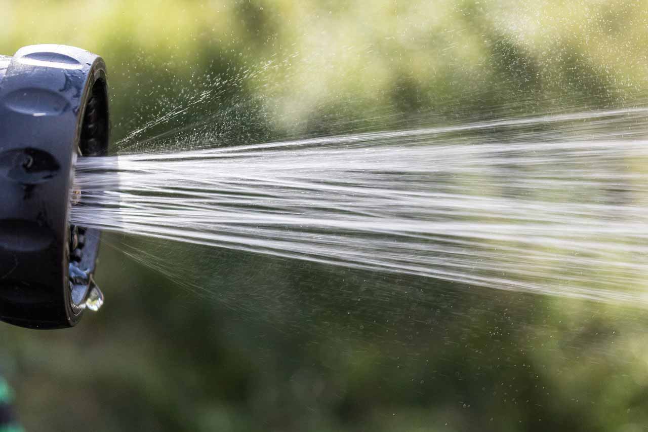 Cómo funciona una hidrolavadora: usos y cuidados