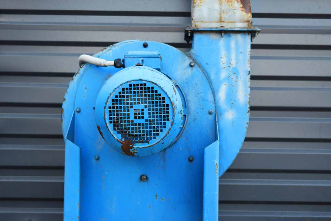 ¿Dónde se debe poner un extractor de aire industrial?