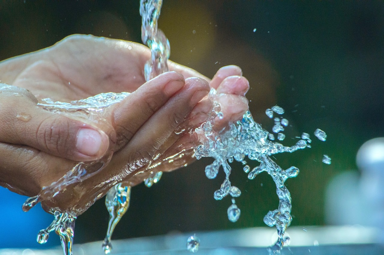 Cómo instalar y mantener un filtro de agua en México