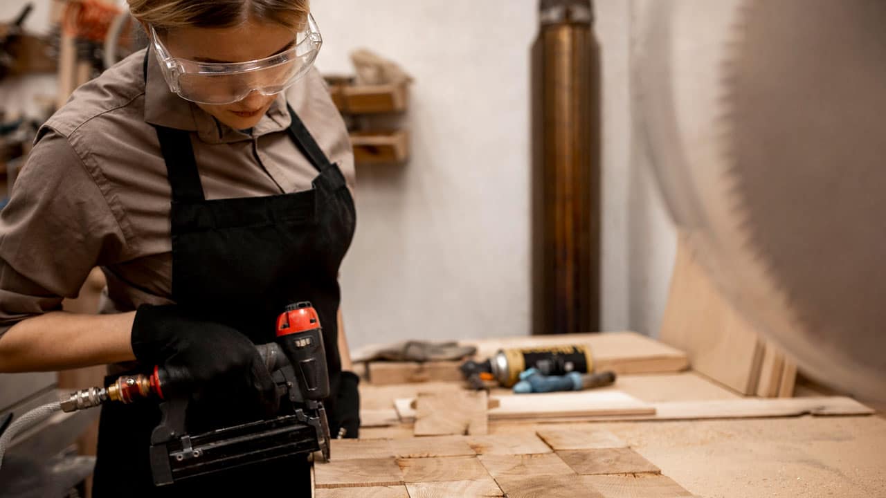 Clavadoras neumáticas: la potencia detrás de una fijación rápida