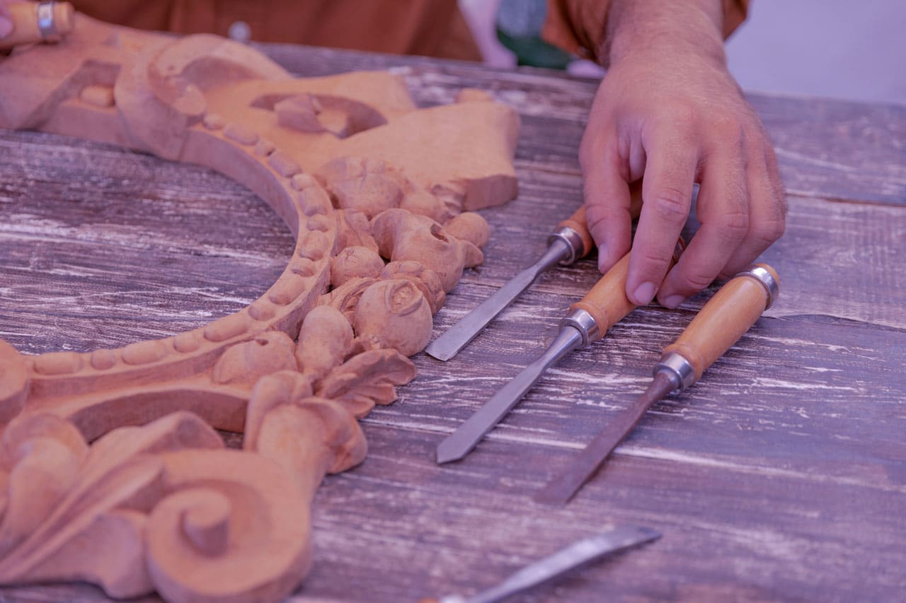 Cinceles y formones: esculpiendo madera como un maestro